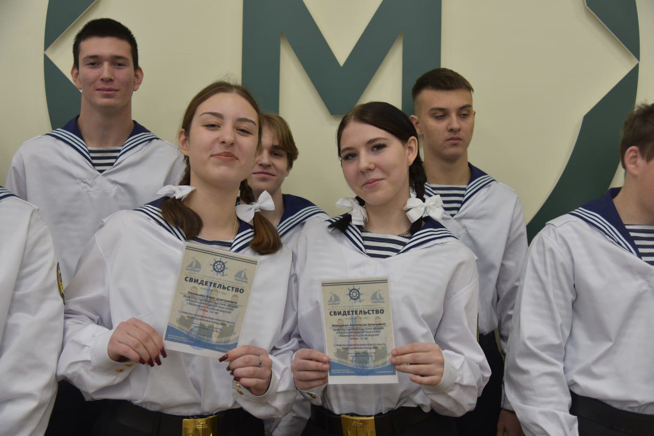 В речном училище в Балакове первокурсников посвятили в студенты-судоводители